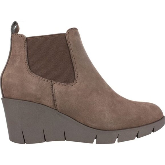Cliffs by White Mountain Percy Wedge Chelsea Boot - Picture 3 of 11
